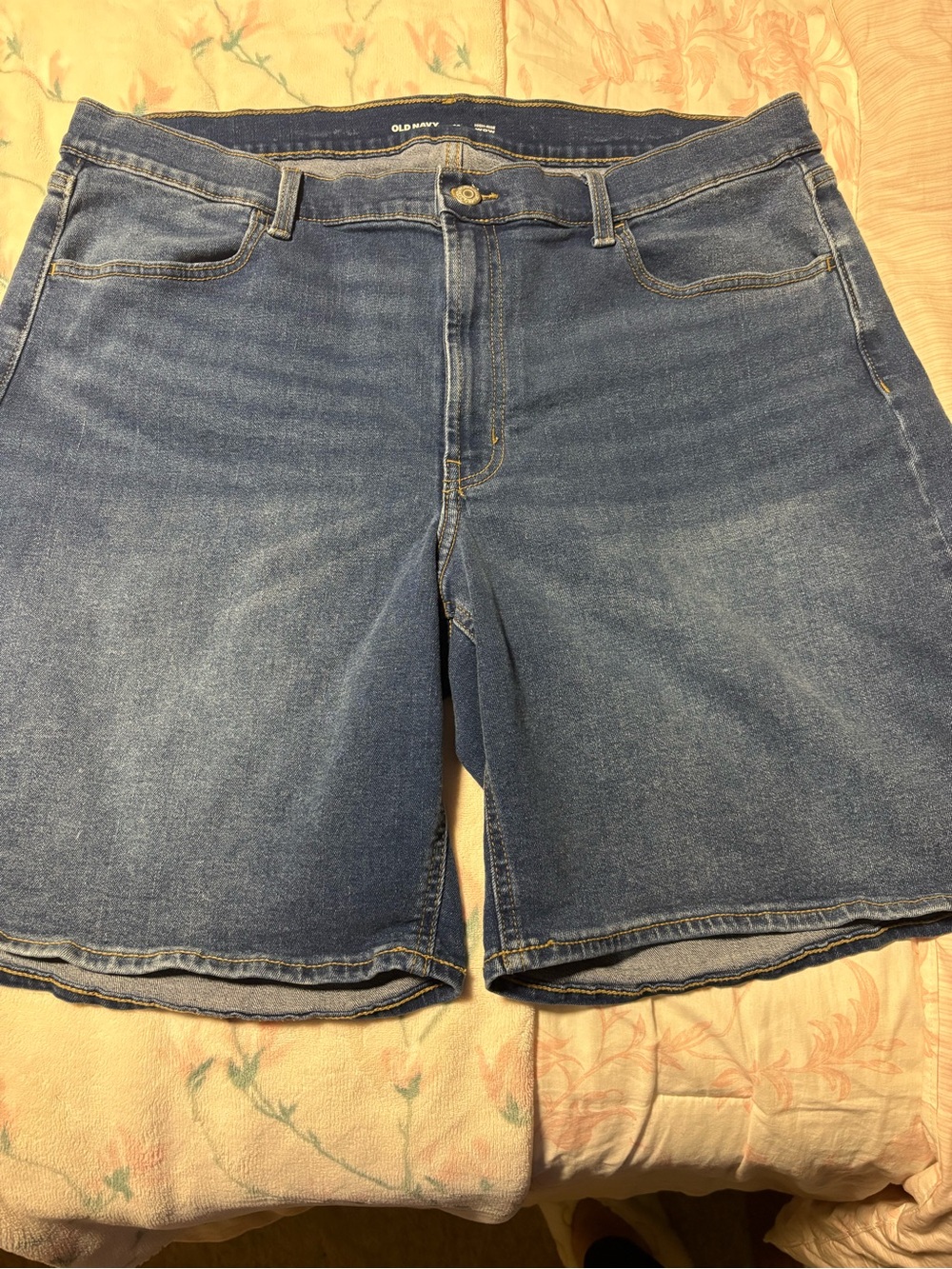 Old Navy Women’s Blue Denim Jean Shorts high-rise wow Washed but never worn